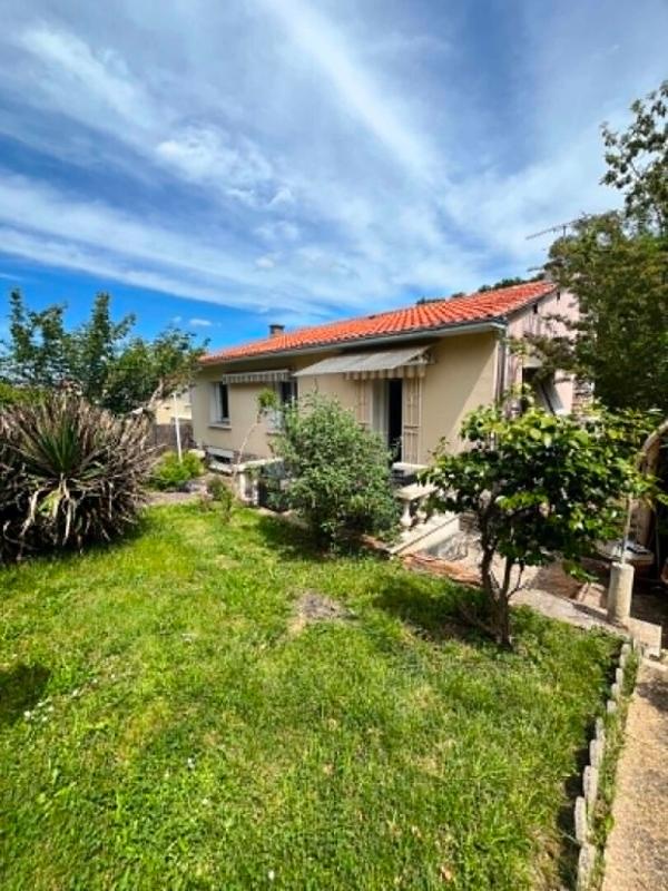 NOTRE-DAME-DE-SANILHAC Maison Sanilhac 100 m2 avec jardin 13