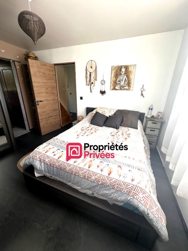 VIARMES Charmante maison familiale avec jardin, terrasses et dépendance 115 m2 11
