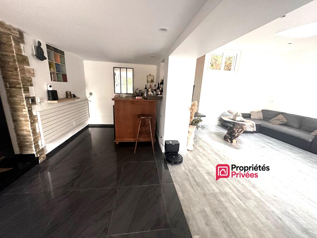 VIARMES Charmante maison familiale avec jardin, terrasses et dépendance 115 m2 5