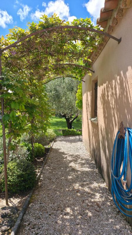 MALAUCENE EXCLUSIVITE. 84340, MALAUCENE, A 5 mn à pied du centre-village, BASTIDE DE 8 PIECES DE 203 M² sur 1815 m² de TERRAIN clos avec Piscine 12