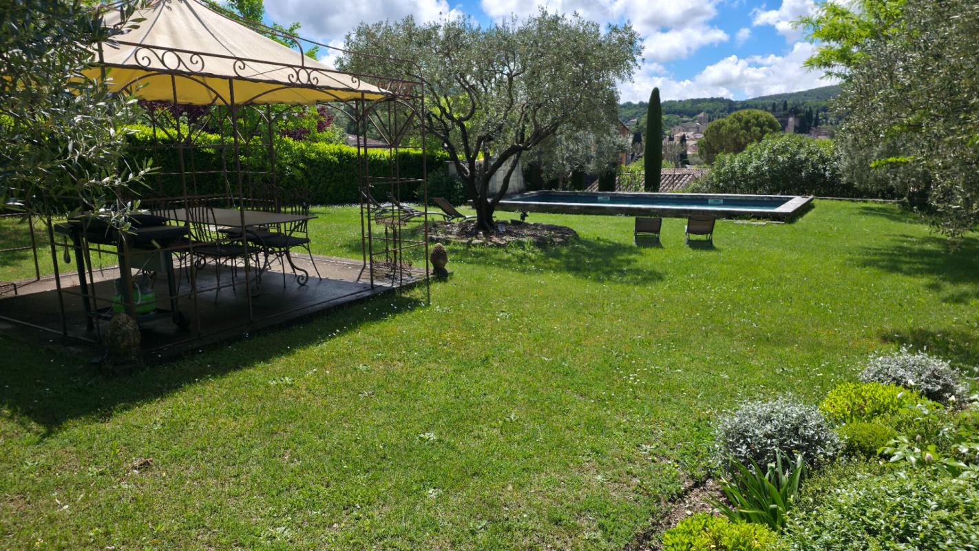 MALAUCENE EXCLUSIVITE. 84340, MALAUCENE, A 5 mn à pied du centre-village, BASTIDE DE 8 PIECES DE 203 M² sur 1815 m² de TERRAIN clos avec Piscine 2