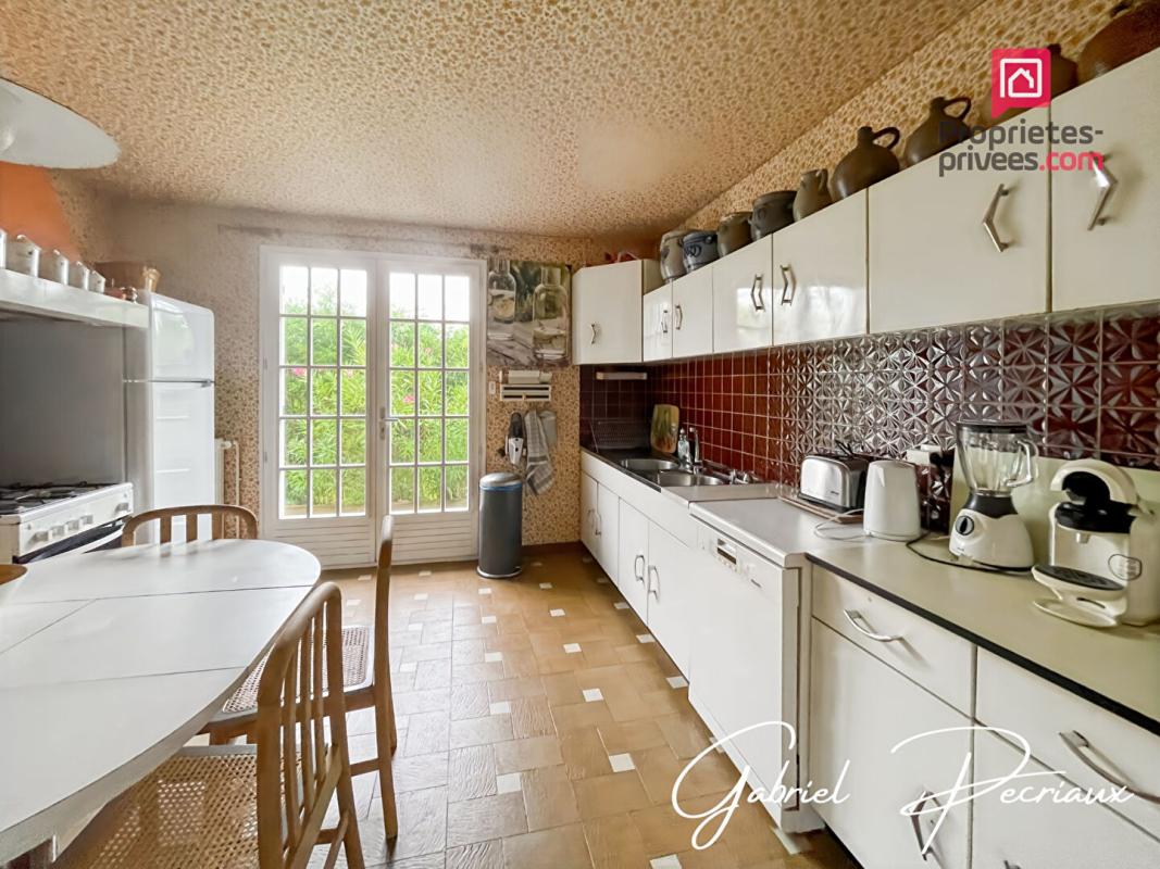 SAINT-ANDRE-LES-VERGERS Maison Saint Andre Les Vergers 5 pièce(s) 111 m2 10