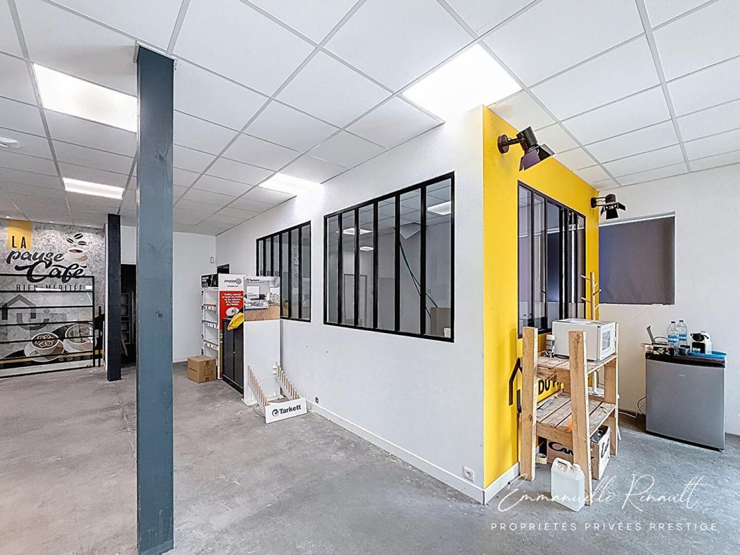 VANNES Local d'activité de 700 m² aux portes de Vannes · Fort potentiel 6