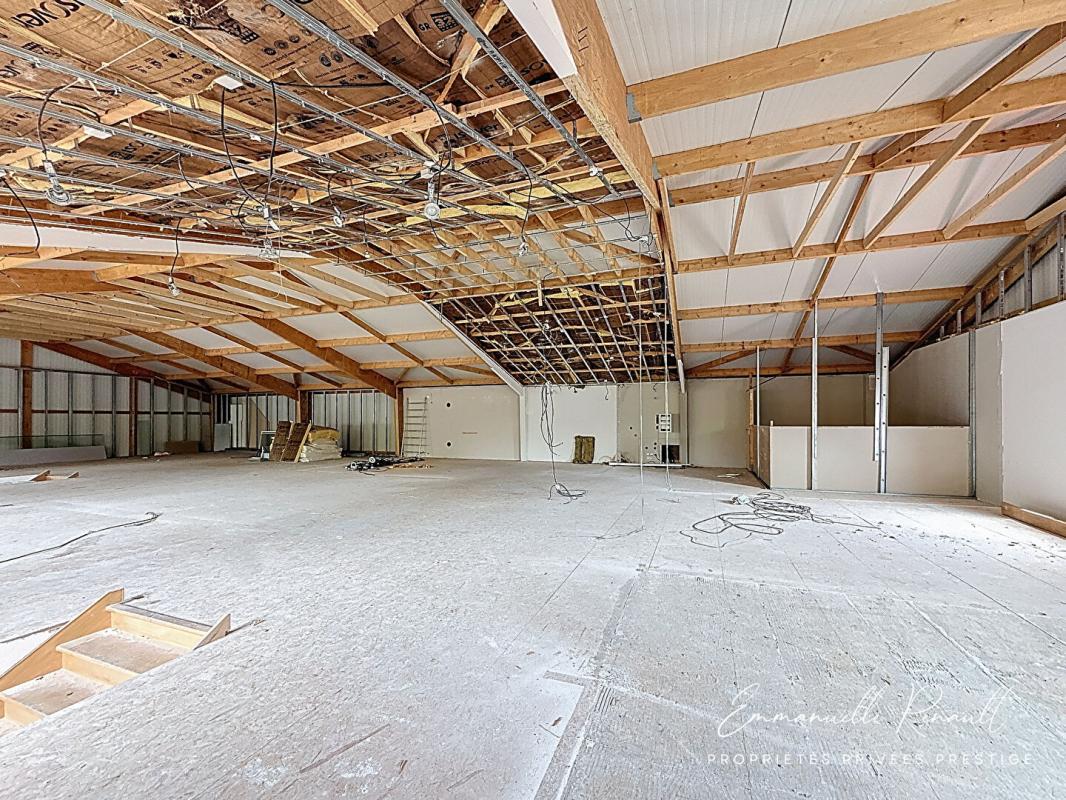 VANNES Local d'activité de 700 m² aux portes de Vannes · Fort potentiel 7