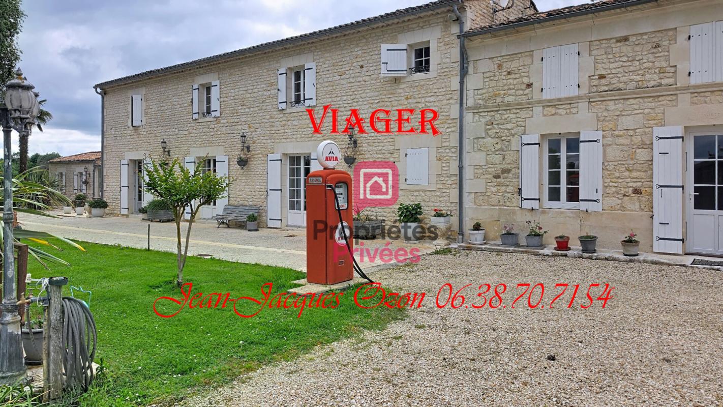 MEURSAC VIAGER OCCUPÉ : Moulin d'exception du XVIII? siècle À 30 minutes des plages de Royan 1