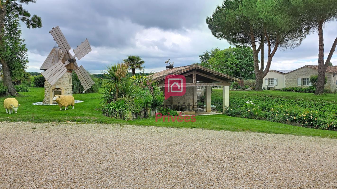 MEURSAC VIAGER OCCUPÉ : Moulin d'exception du XVIII? siècle À 30 minutes des plages de Royan 4