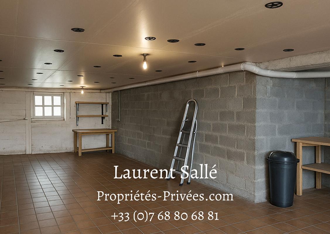QUESTEMBERT QUESTEMBERT 56230 - MAISON CENTRE VILLE.  6 pièces 108m2 10