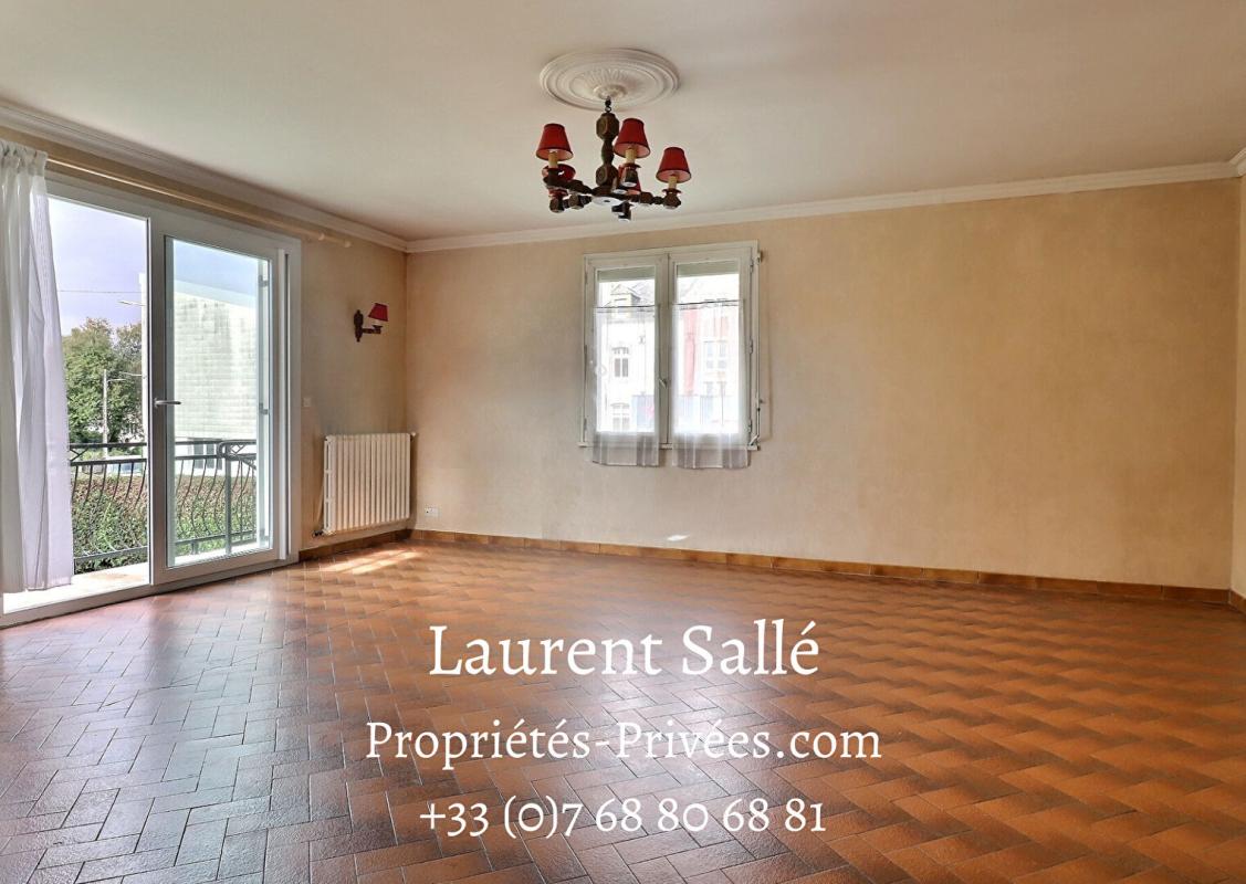 QUESTEMBERT QUESTEMBERT 56230 - MAISON CENTRE VILLE.  6 pièces 108m2 2