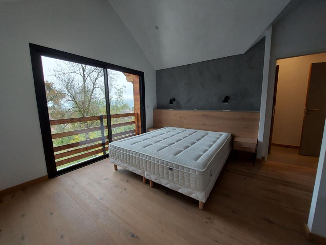 SAINT-JORIOZ St Jorioz : Appartement de standing, 108m², terrasse de 33 m²,3 chs dont une suite parentale, cellier, cave et parking privatif 11