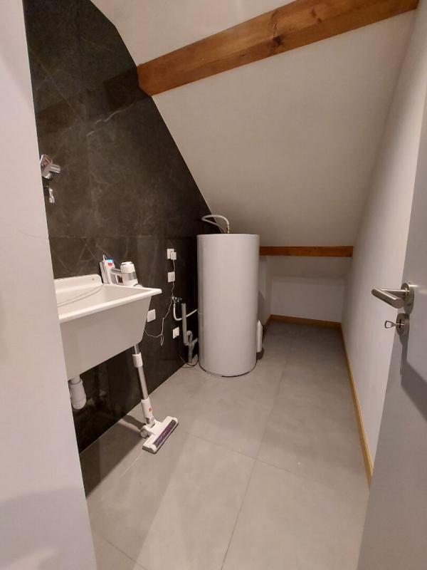 SAINT-JORIOZ St Jorioz : Appartement de standing, 108m², terrasse de 33 m²,3 chs dont une suite parentale, cellier, cave et parking privatif 7