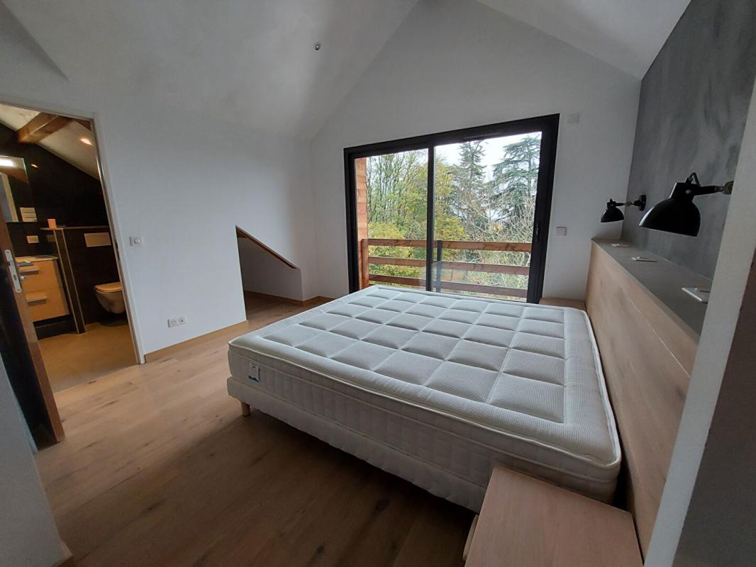 SAINT-JORIOZ St Jorioz : Appartement de standing, 108m², terrasse de 33 m²,3 chs dont une suite parentale, cellier, cave et parking privatif 9