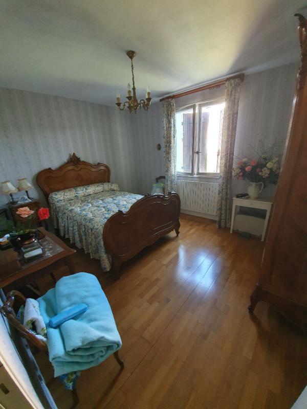 LE POINCONNET Maison individuelle 6 piéces, s/sol, garage et terrain 2660 m2 9