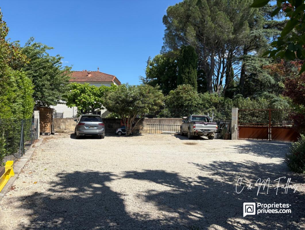 SERIGNAN-DU-COMTAT Maison familiale au centre village de Sérignan-du-Comtat 18
