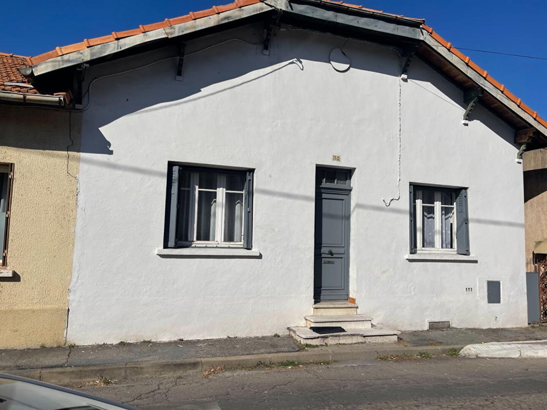 ALES A vendre maison mitoyenne 3 pièces de 65 m2 avec grand garage sur terrain de 295 m2 1