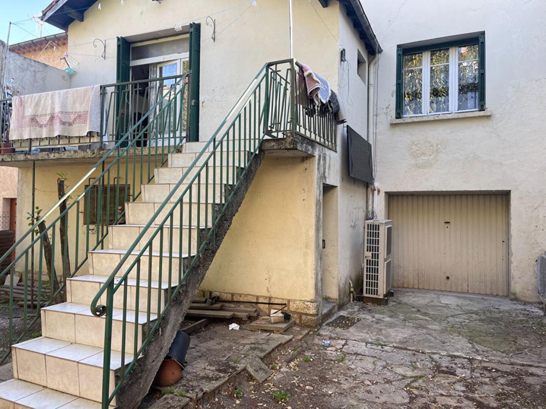 ALES A vendre maison mitoyenne 3 pièces de 65 m2 avec grand garage sur terrain de 295 m2 10