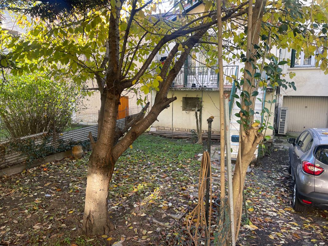 ALES A vendre maison mitoyenne 3 pièces de 65 m2 avec grand garage sur terrain de 295 m2 11