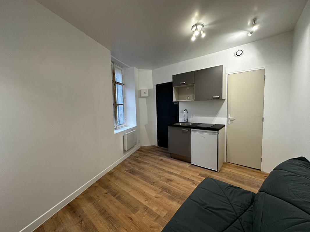 ANGERS Studio meublé de 13 m2 3