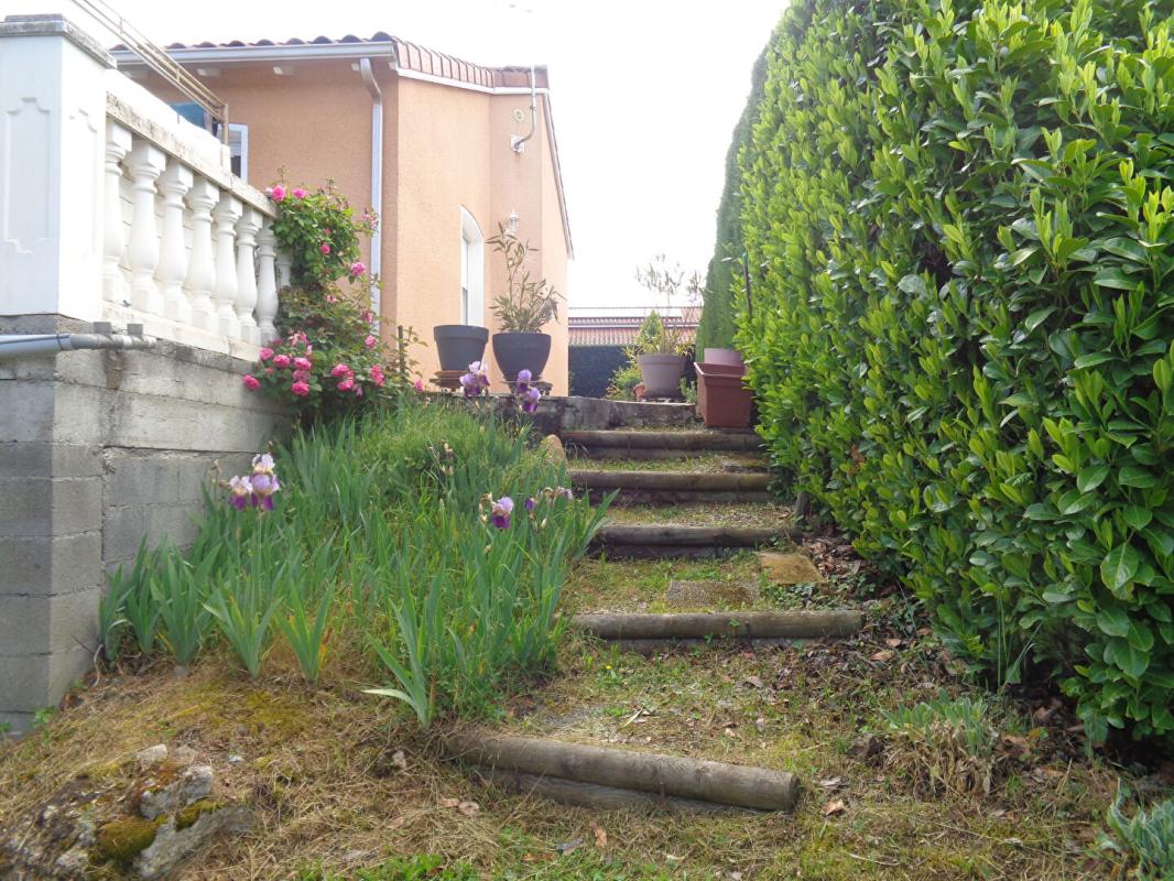 JUMEAUX Jumeaux(63), maison plain pied de 90 m2 habitables, 3 chambres sur 882 m2 de terrain 15