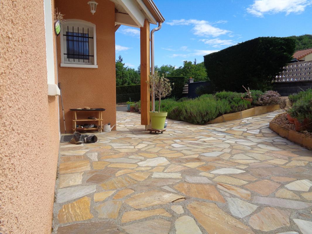 JUMEAUX Jumeaux(63), maison plain pied de 90 m2 habitables, 3 chambres sur 882 m2 de terrain 18