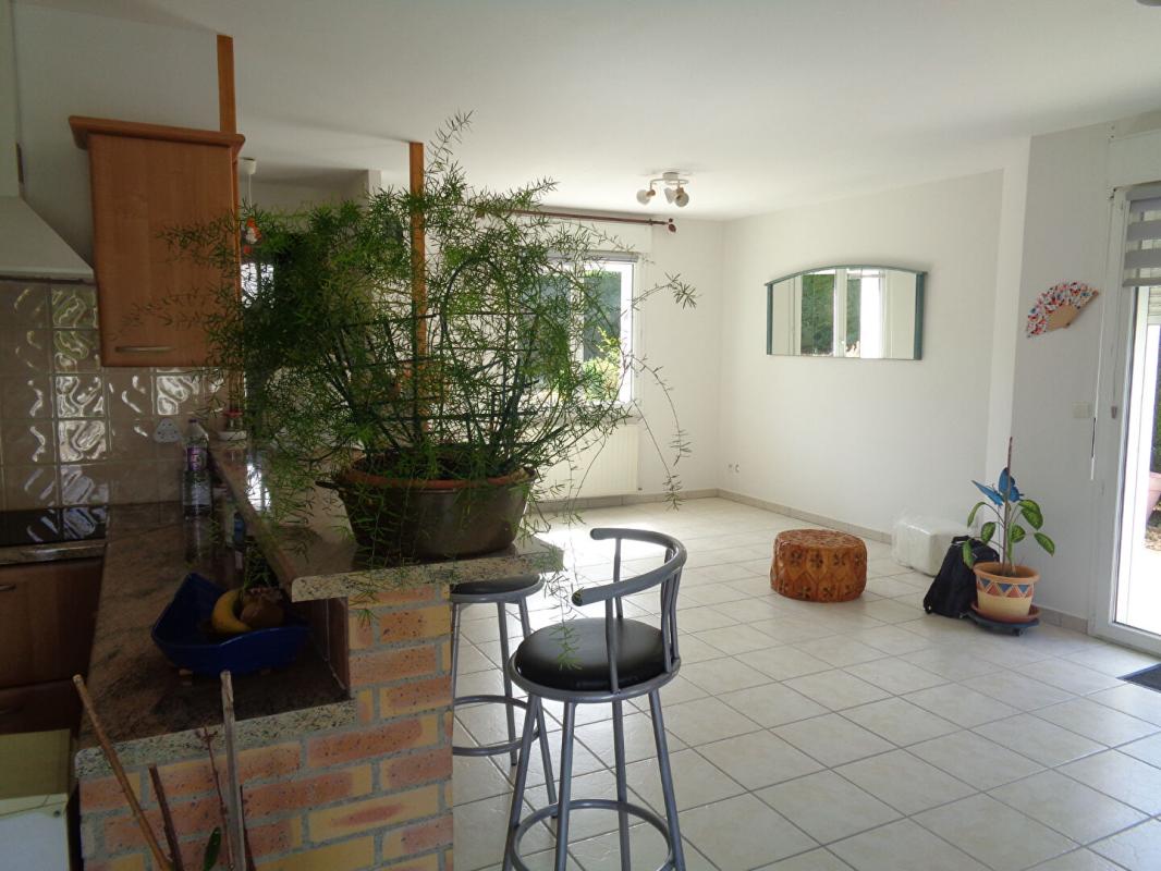JUMEAUX Jumeaux(63), maison plain pied de 90 m2 habitables, 3 chambres sur 882 m2 de terrain 5