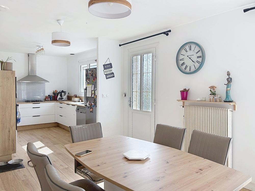 SAINT-HILAIRE-LA-PALUD Maison sur sous sol aménagé- 3 chambres- terrasse abritée- jardin clos 7