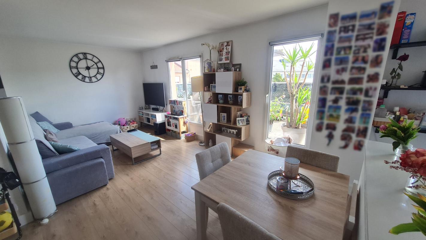 SAINT-OUEN-L'AUMONE Appartement F3 2 chambres en duplex avec terrasse 1