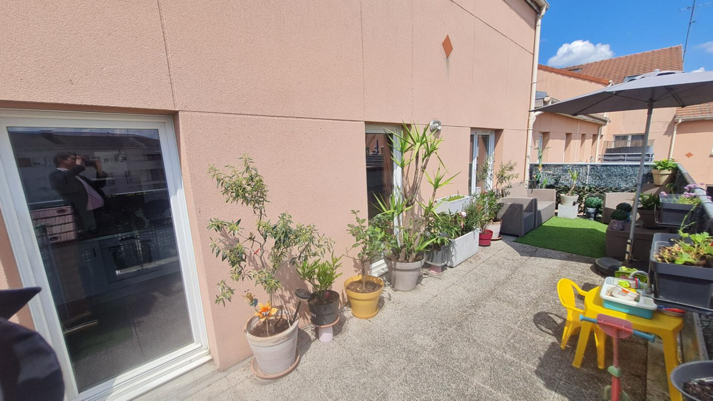 SAINT-OUEN-L'AUMONE Appartement F3 2 chambres en duplex avec terrasse 4