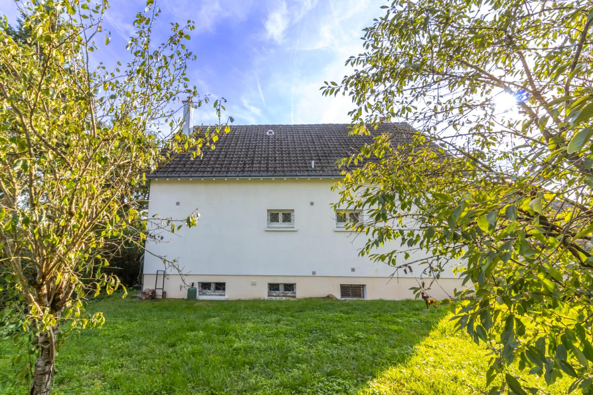 GIEVRES Maison Gièvres 6 pièce(s) 142 m2 7