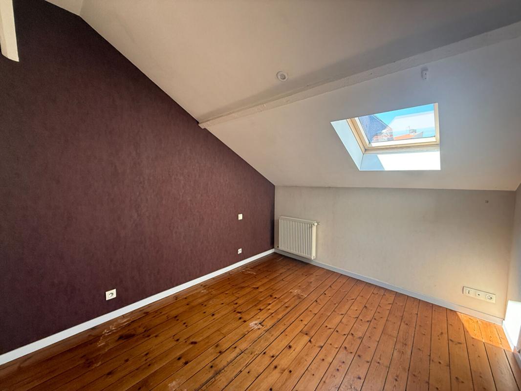 ANGOULEME IMMEUBLE SUR LE PLATEAU D'ANGOULÊME 14