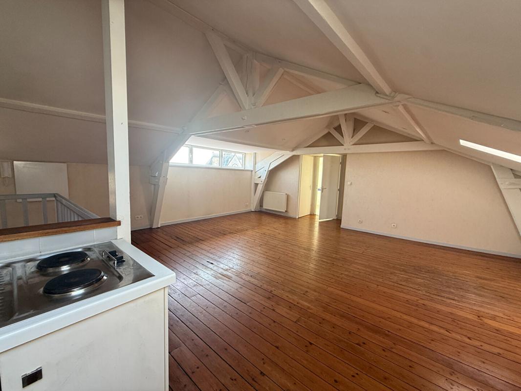 ANGOULEME IMMEUBLE SUR LE PLATEAU D'ANGOULÊME 15