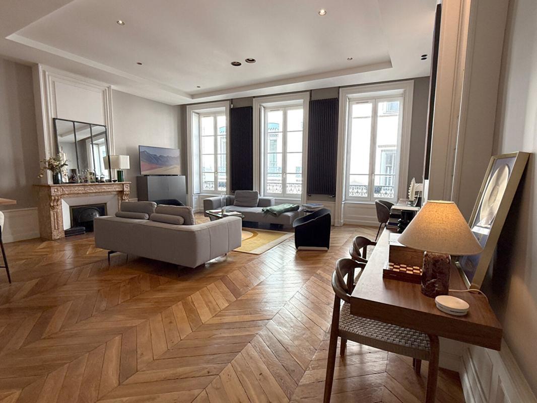 LYON-1ER-ARRONDISSEMENT Appartement de prestige 3 pièces 97 m2 - Presqu'île recherchée 13