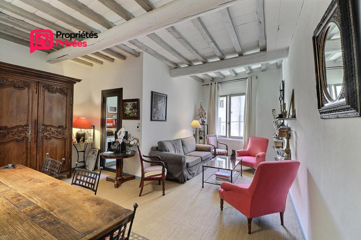 UZES Maison de ville Uzès 5 pièce(s) 111m2 rénovée secteur sauvegardé 2 chambres garage terrasse 1