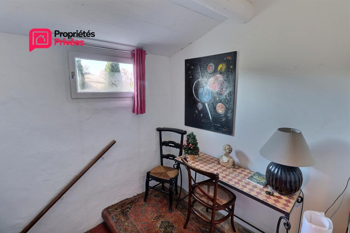 UZES Maison de ville Uzès 5 pièce(s) 111m2 rénovée secteur sauvegardé 2 chambres garage terrasse 6