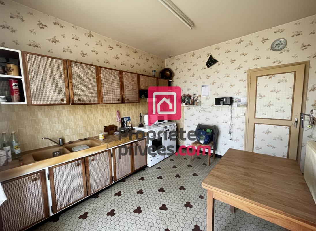 BAZAS Maison de 205 m² avec logement indépendant et potentiel professionnel ? Centre de Bazas 6