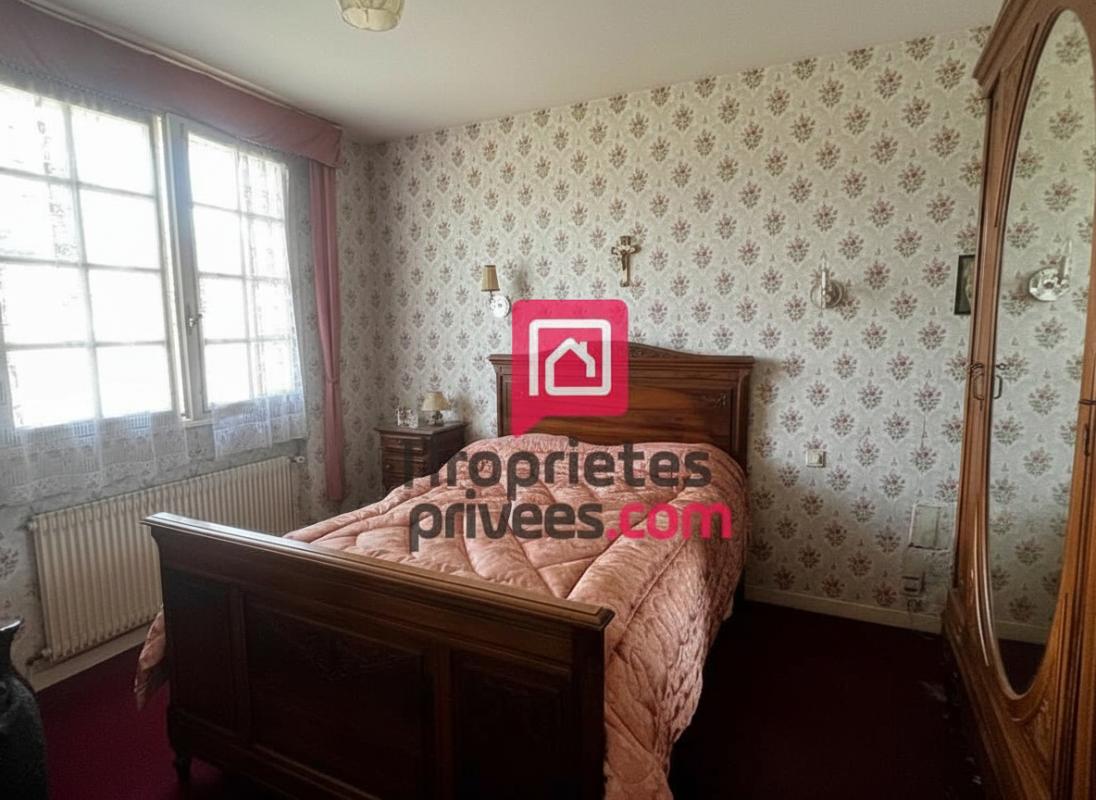BAZAS Maison de 205 m² avec logement indépendant et potentiel professionnel ? Centre de Bazas 8