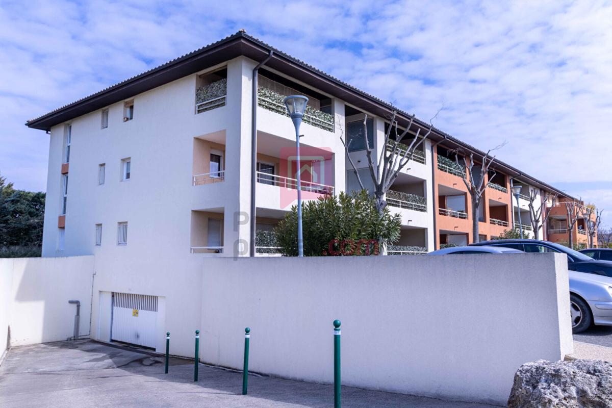 CARPENTRAS Appartement Carpentras 3 pièce(s) 67.32 m2 avec terrasse 14 m2, garage, parking 2