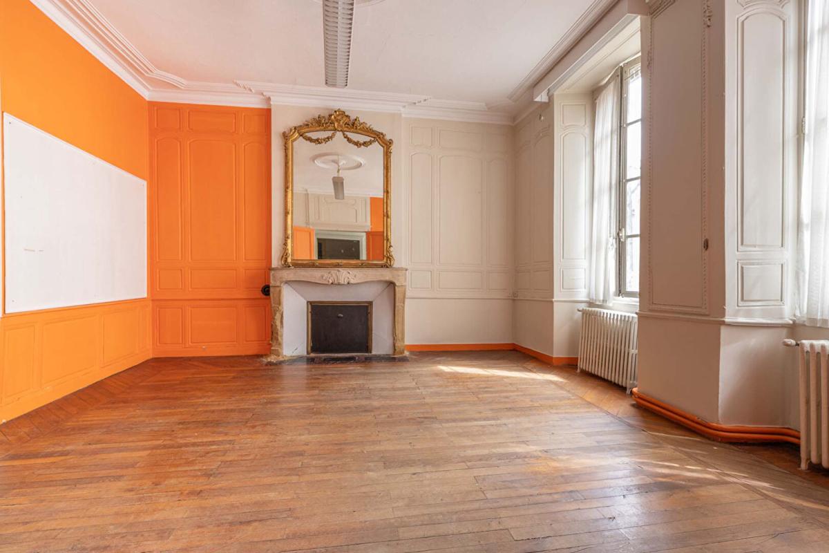 VIERZON Immeuble Vierzon 20 pièces 288 m2 2