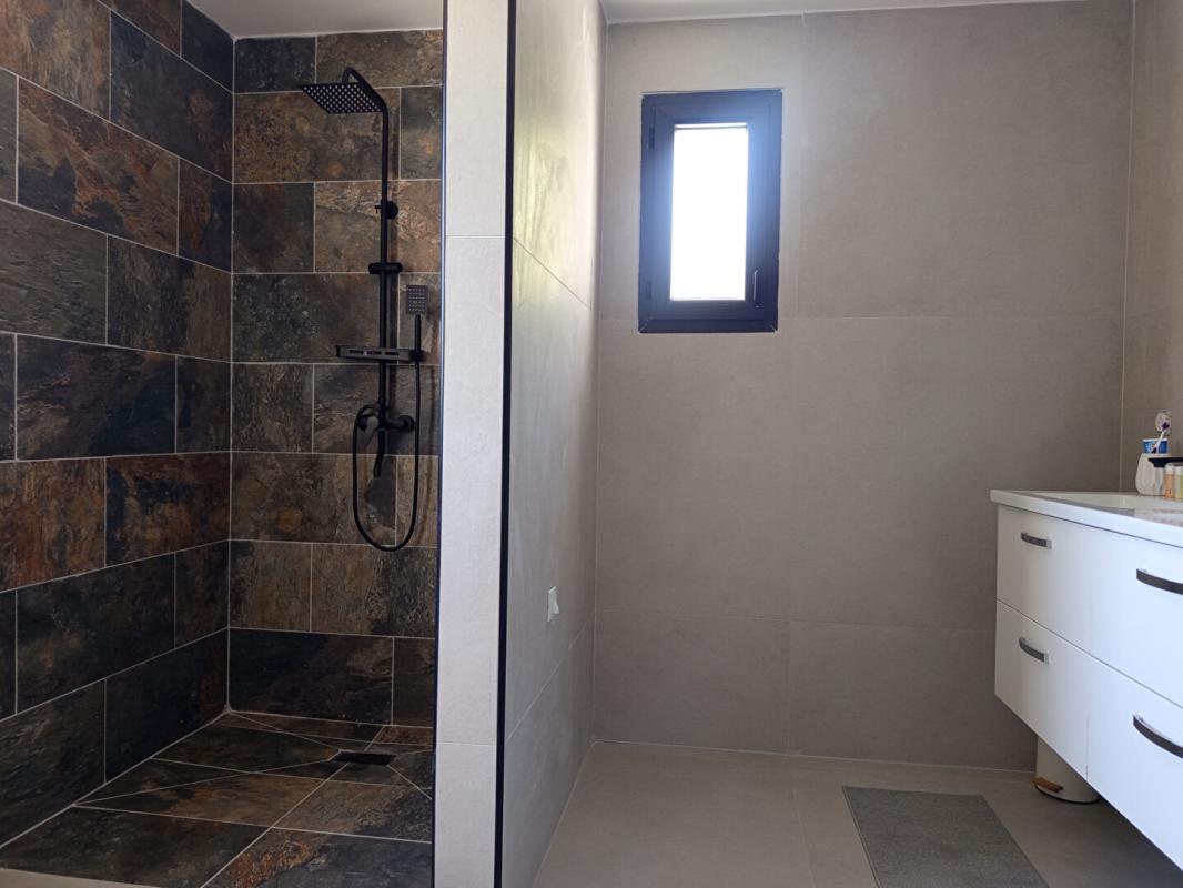 DONZERE Villa neuve 220m²  4 chambres sur terrain de 1200m² Donzère 465 000HAI 12