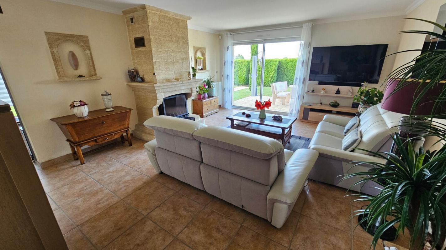 HOUDAN Houdan 10 mn / Maison familiale en parfait état 5/6 chambres + local 5