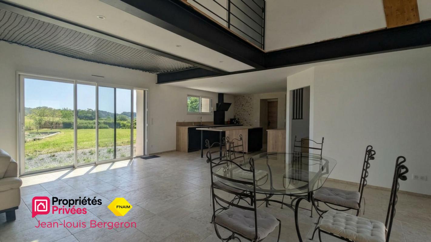 VERNOU-SUR-BRENNE Longère réinventée avec intérieur contemporain .Vallée de Cousse 2
