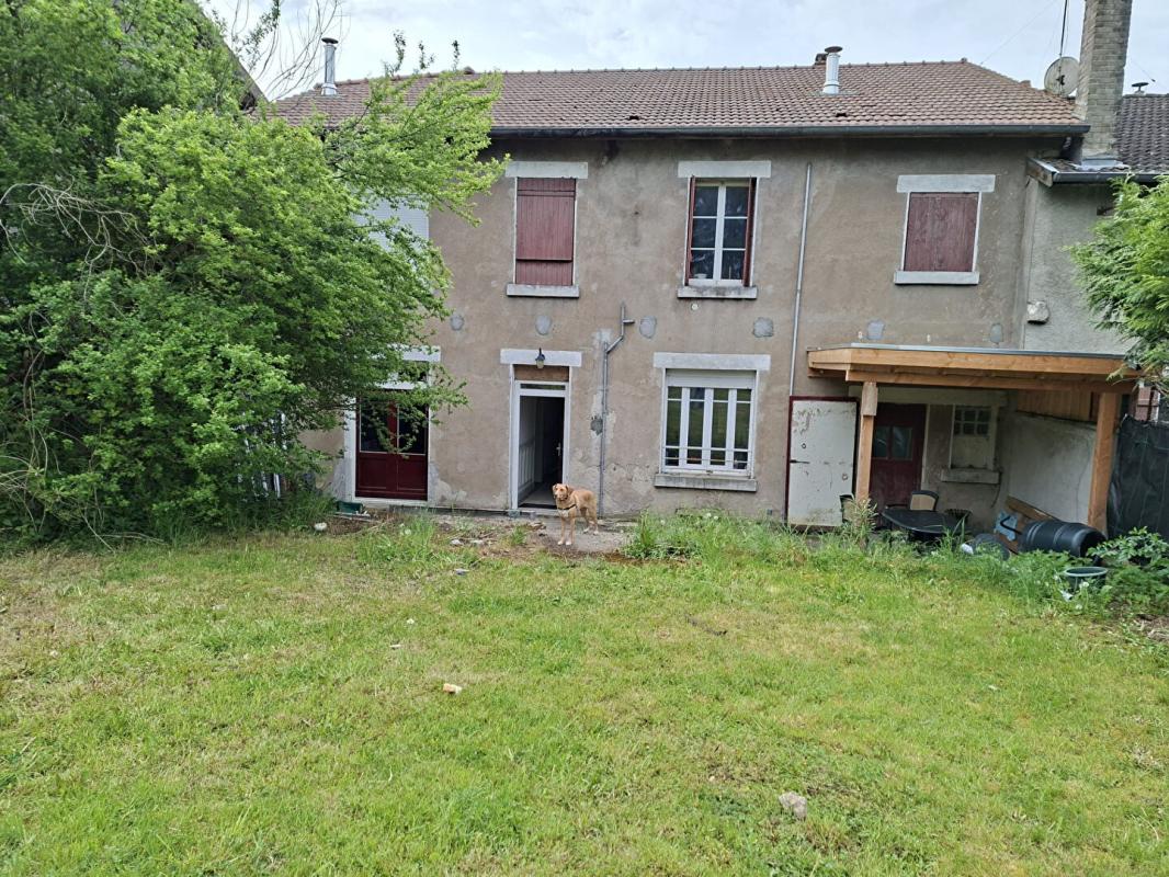 BRIEULLES-SUR-MEUSE Maison Brieulles Sur Meuse 8 pièce(s) 205 m2 2