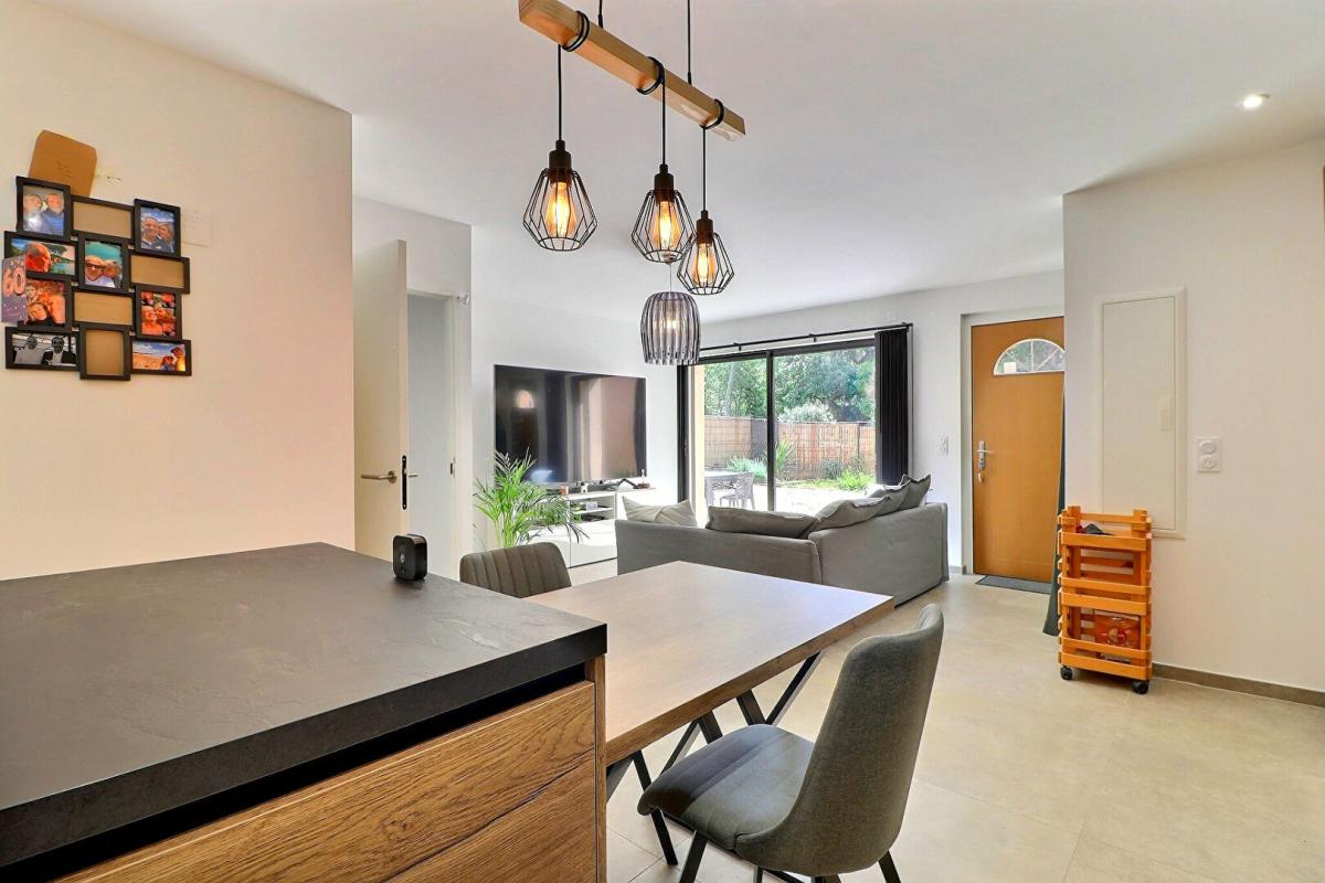 LE BEAUSSET Appartement Le Castellet 3 pièce(s) 60 m2 avec jardin et places de parking 6
