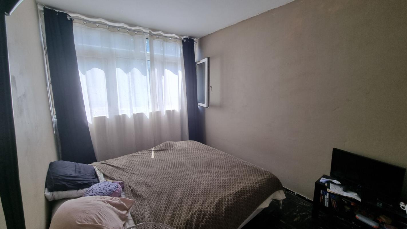 VIRY-CHATILLON Appartement Viry Chatillon 2 pièce(s) 38 m² (locataire en place) 4