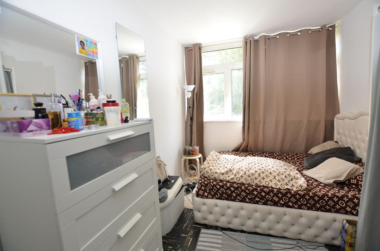VIRY-CHATILLON Appartement Viry Chatillon 2 pièce(s) 38 m² (locataire en place) 5