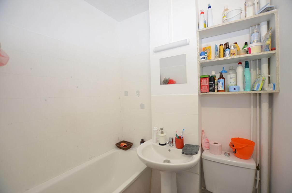 VIRY-CHATILLON Appartement Viry Chatillon 2 pièce(s) 38 m² (locataire en place) 7