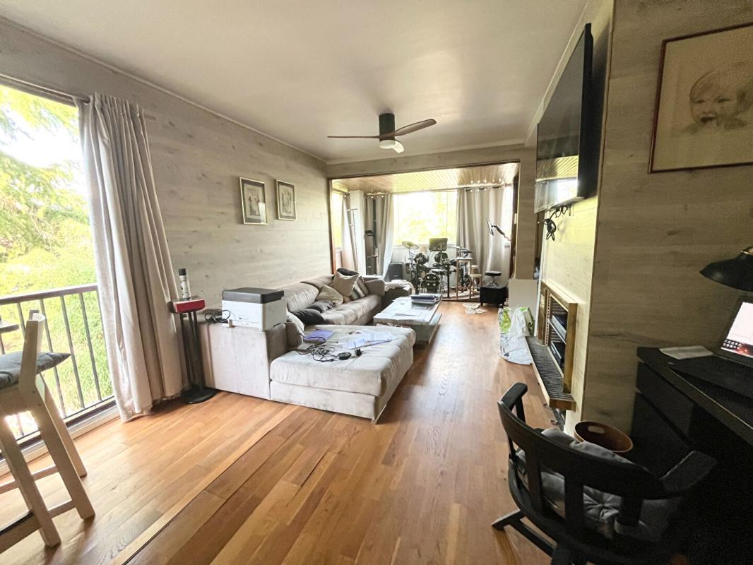 FONTENAY-LE-FLEURY Appartement 4/5 pièce(s) 98 m2 2