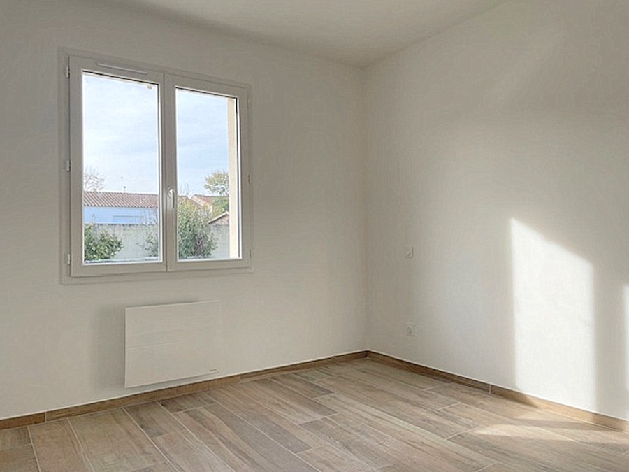 SAINT-JEAN-DE-LIVERSAY Plain pied de 114 m2 -  3 chambres- garage - grand jardin clos- quartier résidentiel 10