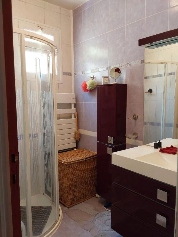 ROSTRENEN Maison avec vie de plain pied. Rostrenen 7 pièce(s) 113 m2 6