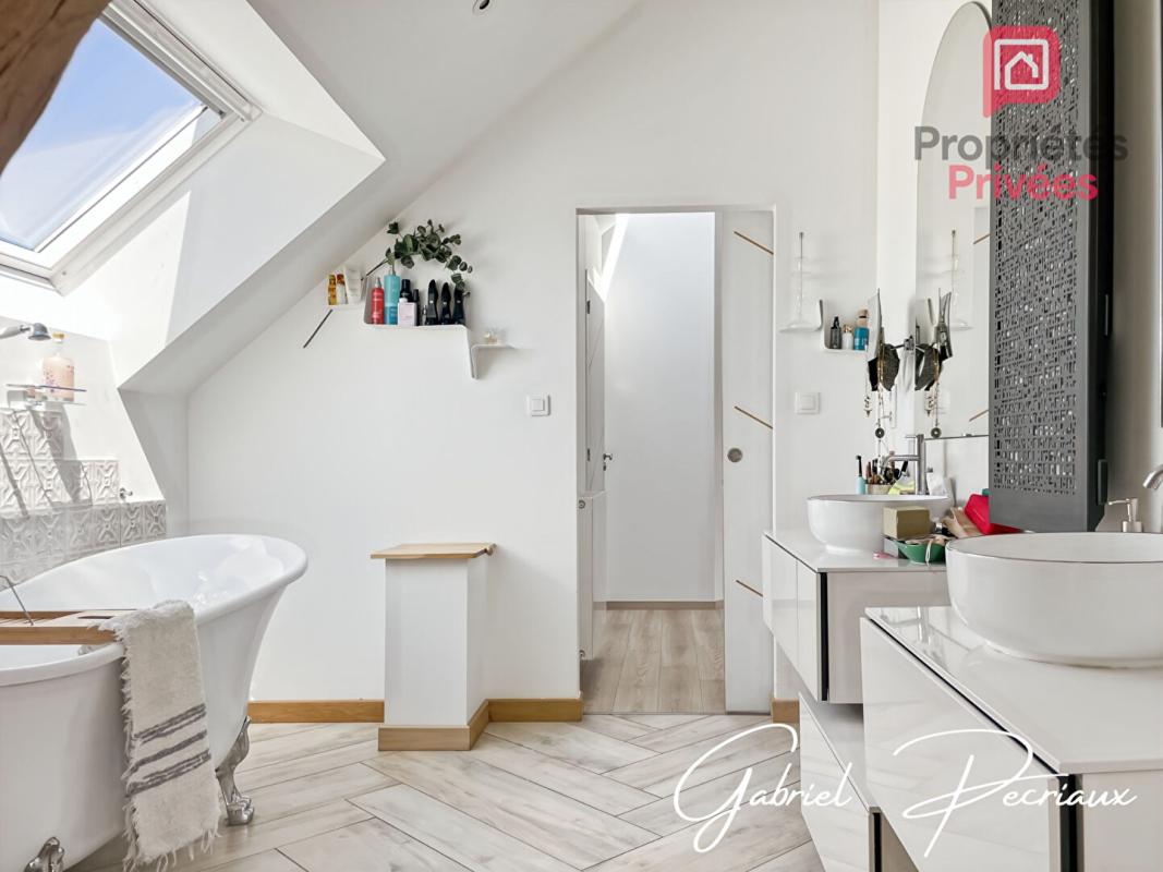 MACEY Maison Macey 8 pièce(s) 236 m2 13