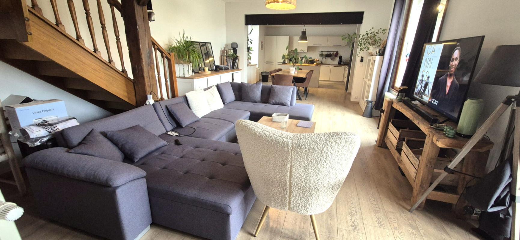 SAINT-DIZIER Belle Maison en Pierre ou de Caractère de 160 m² Entièrement Rénovée avec Cour de 140 m², Patio, Cave avec Chaufferie Gaz de 76 m², 2 Terrasses avec Barbecue, Garage avec Atelier de 45 m² et un joli Terrain Clos et joliment Arboré de 452 m² 1